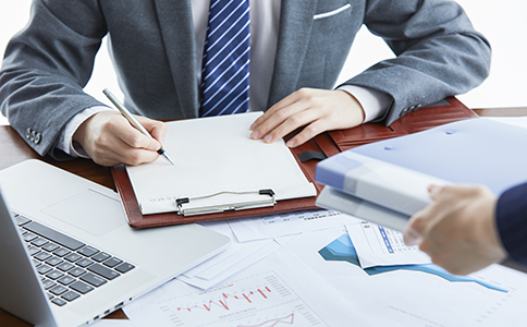 解高風險納稅人：了解、識別和應對稅務...