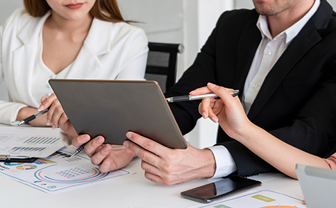 股份變更手續(xù)如何辦理？